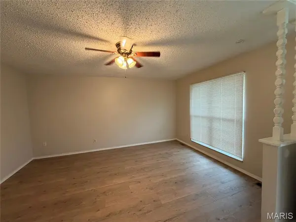 8908 Saint Louis AVE, St John, MO 63114