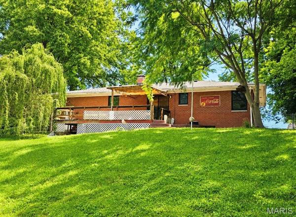 524 Pearl ST, Godfrey, IL 62035