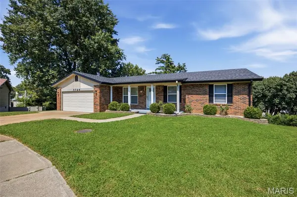 5724 Luffbury CIR, Oakville, MO 63129
