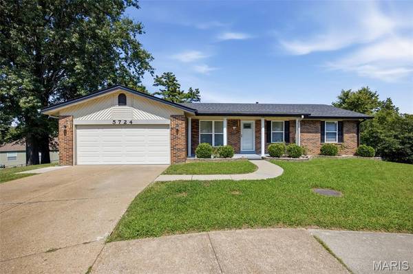 5724 Luffbury CIR, Oakville, MO 63129
