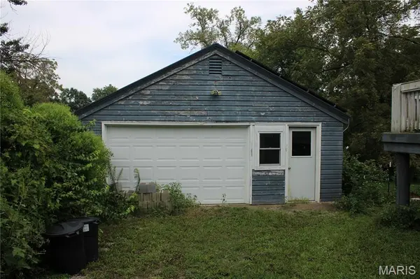616 S. Washington St, Paris, MO 65275