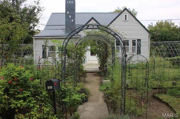 616 S. Washington St, Paris, MO 65275