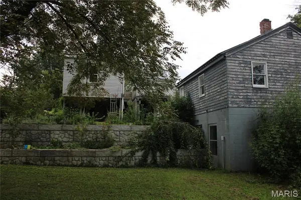 616 S. Washington St, Paris, MO 65275