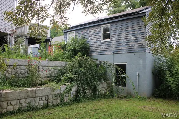 616 S. Washington St, Paris, MO 65275