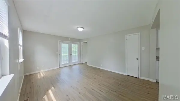 1057 Gabriel DR, Ferguson, MO 63137