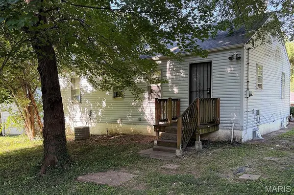 326 Atwater AVE, St Louis, MO 63135