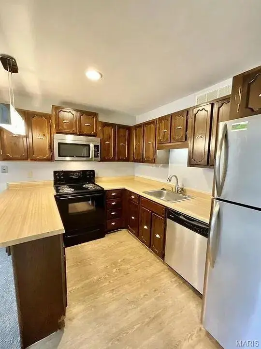 435 PONDEROSA AVE #6, O'fallon, IL 62269