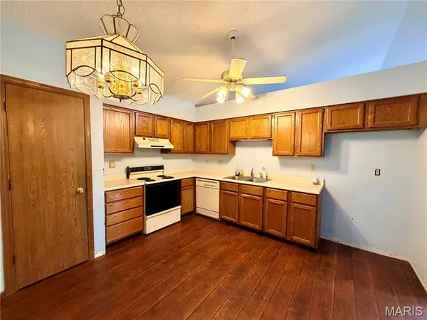 2211 Alexandria CT, O'fallon, MO 63368