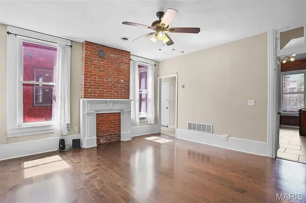 3425 Illinois AVE, St Louis, MO 63118