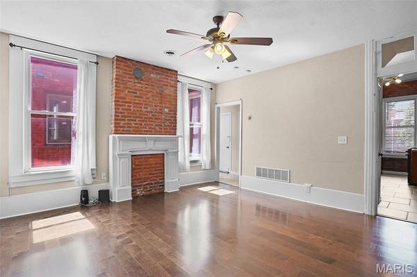3425 Illinois AVE, St Louis, MO 63118