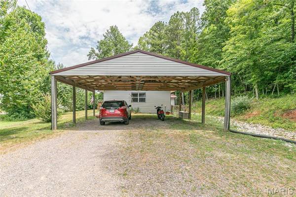 360 State Highway HH, Piedmont, MO 63957
