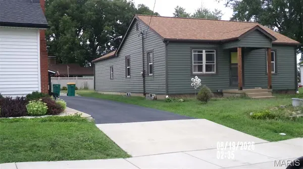 221 E Laurel ST, Millstadt, IL 62260