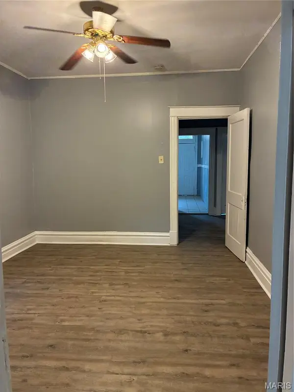 3835 Shaw BLVD, St Louis, MO 63110