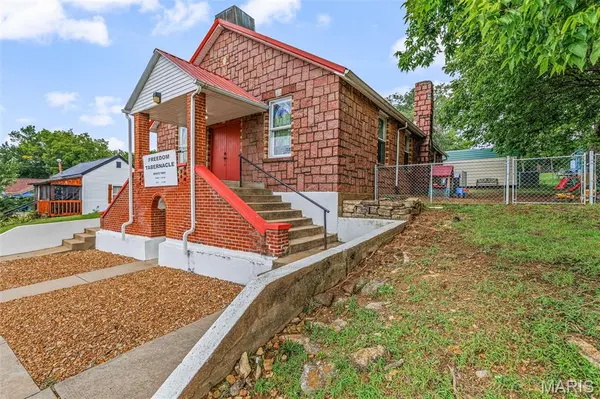 402 Glendale ST, Park Hills, MO 63601