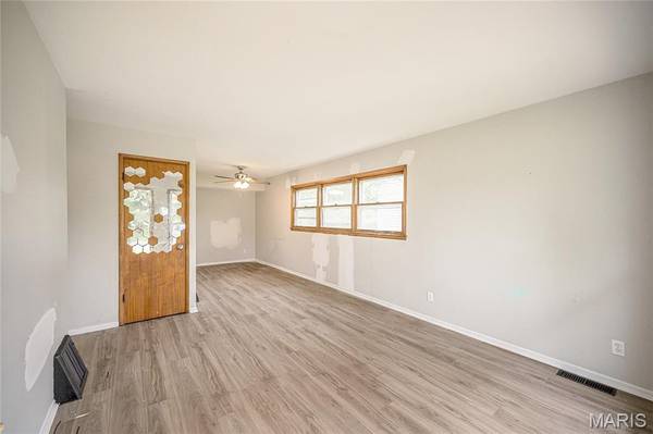 436 Shepley DR, St Louis, MO 63137