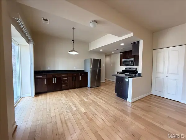 5621 Pershing AVE #13, St Louis, MO 63112