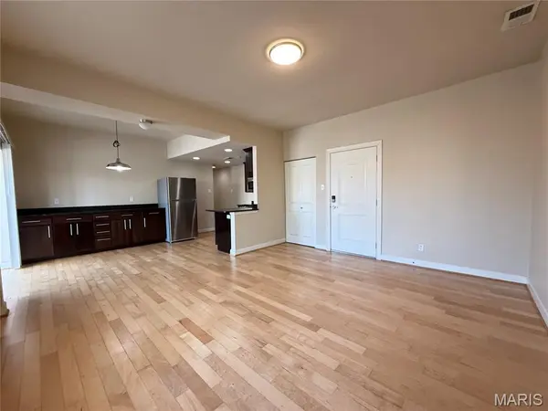 5621 Pershing AVE #13, St Louis, MO 63112