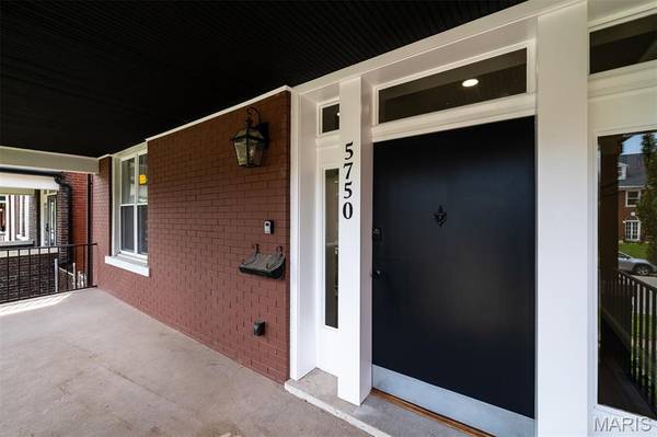 5750 Waterman BLVD, St Louis, MO 63112