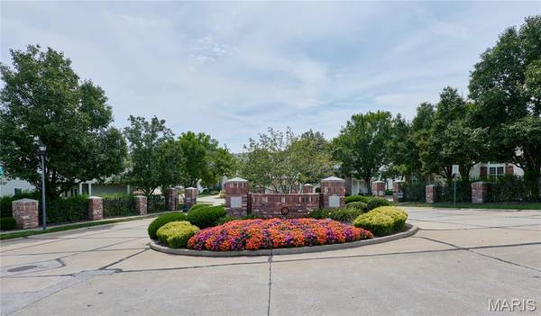675 Stonebrook CT, Chesterfield, MO 63005