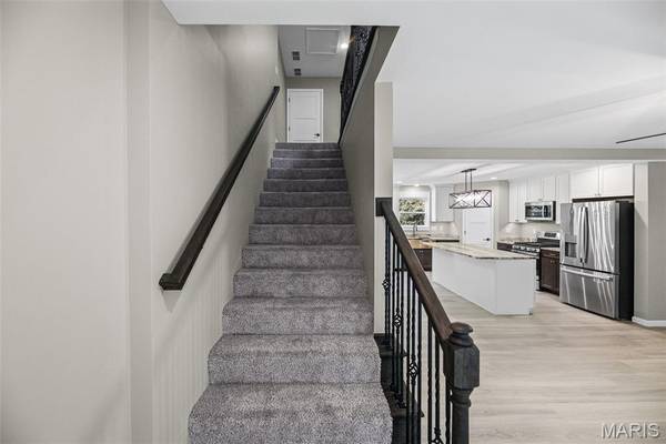 7965 Shadow Creek DR, Caseyville, IL 62232
