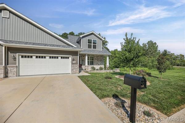 7965 Shadow Creek DR, Caseyville, IL 62232