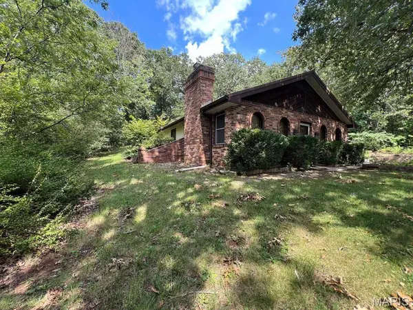 16 Monte Rosa DR, De Soto, MO 63020