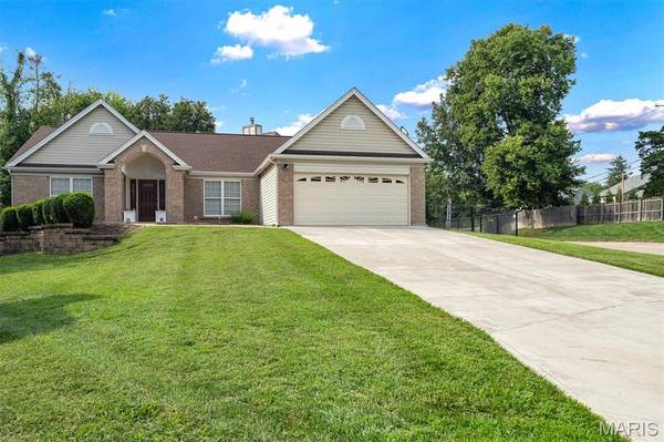 12115 Leebur DR, St Louis, MO 63128