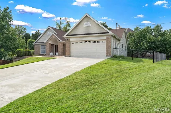 12115 Leebur DR, St Louis, MO 63128