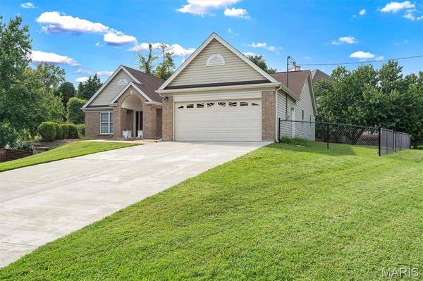 12115 Leebur DR, St Louis, MO 63128