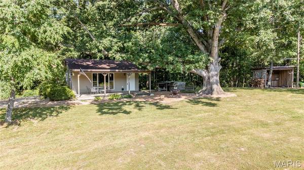 1 1200 AVE E, Vandalia, IL 62471