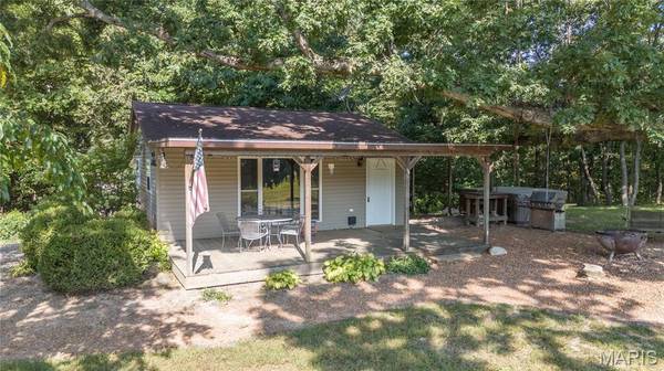1 1200 AVE E, Vandalia, IL 62471