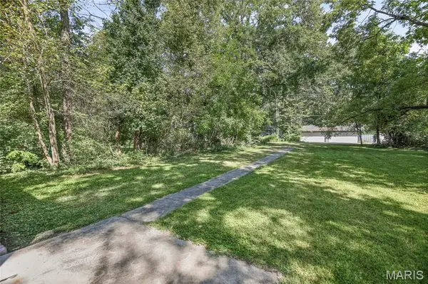 106 Hazel Ave. AVE, Belleville, IL 62223