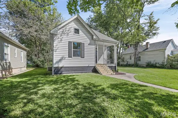 106 Hazel Ave. AVE, Belleville, IL 62223