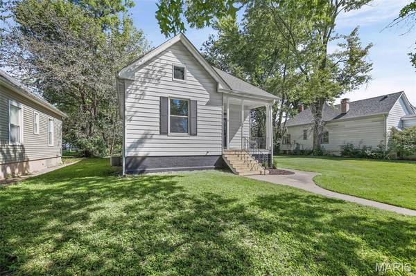 106 Hazel Ave. AVE, Belleville, IL 62223