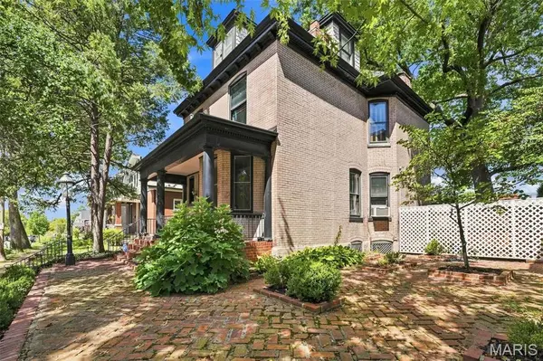 5253 Devonshire AVE, St Louis, MO 63109