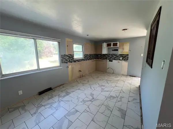 10147 Mayfair DR, St Louis, MO 63136