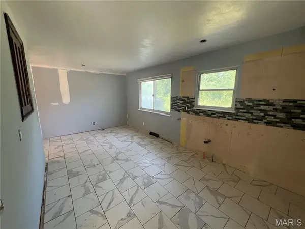 10147 Mayfair DR, St Louis, MO 63136