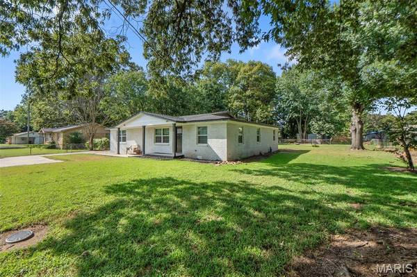 2004 South AVE, Kennett, MO 63857