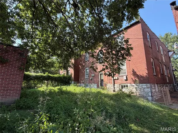 5018 Mardel AVE, St Louis, MO 63109