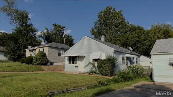 1322 Kraft ST, St Louis, MO 63139