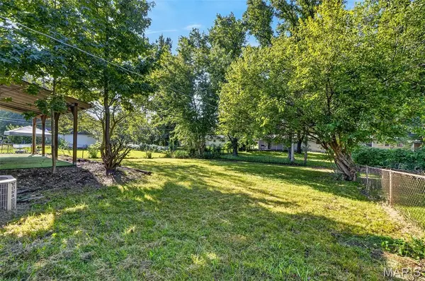 1424 Farmview AVE, St Louis, MO 63138