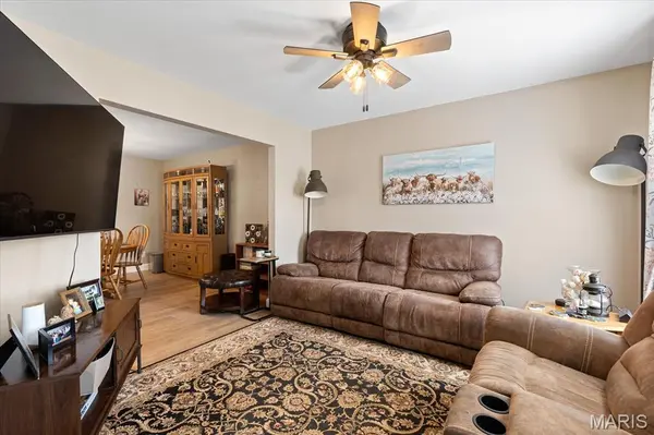 121 Whisper Creek DR, Wentzville, MO 63385