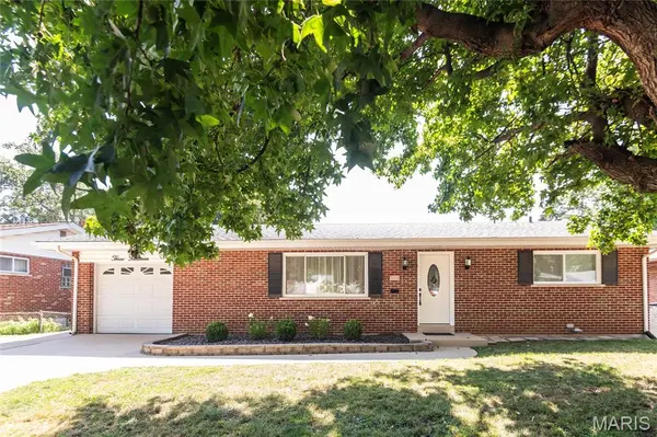 314 Charing LN, St Louis, MO 63125