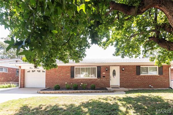 314 Charing LN, St Louis, MO 63125