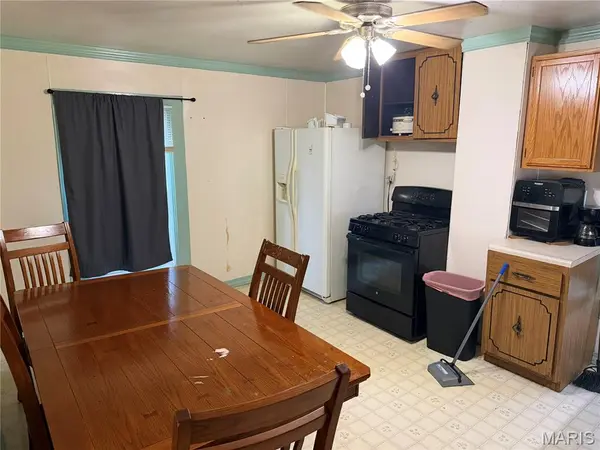 717 S 4th ST, De Soto, MO 63020
