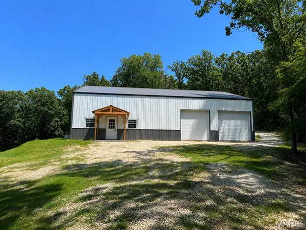 129 Shamrock LN, Bourbon, MO 65441