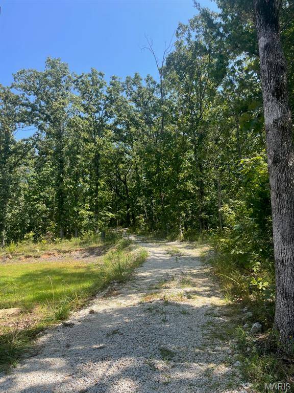 129 Shamrock LN, Bourbon, MO 65441