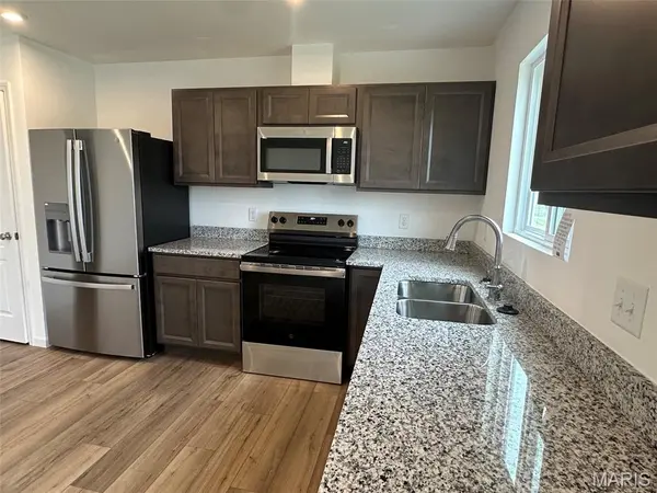 94 Mora BLVD, O'fallon, MO 63368
