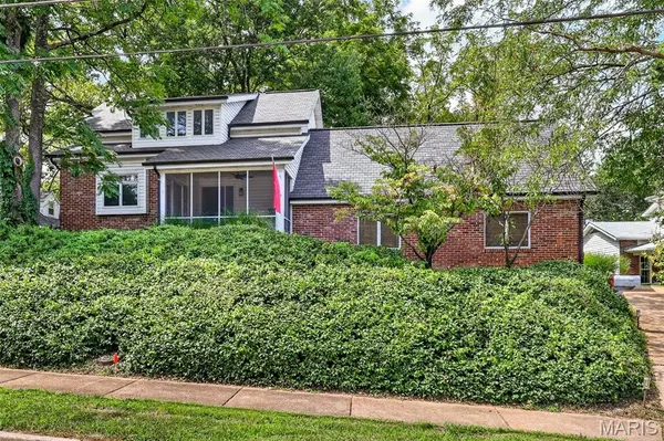341 S Laclede Station RD, St Louis, MO 63119