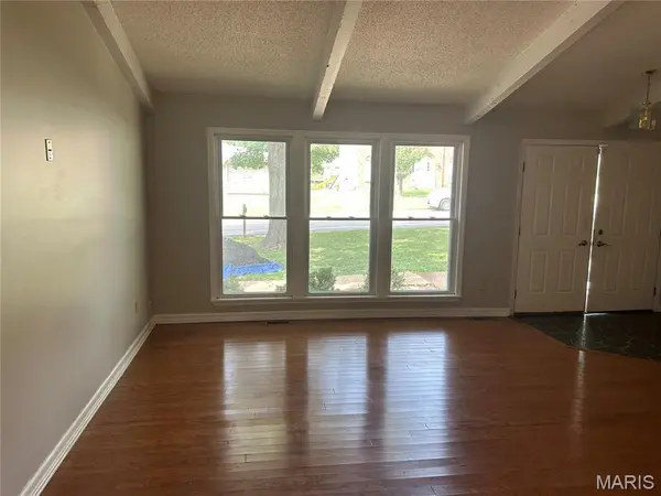 216 Rue Grand DR, Lake St Louis, MO 63367